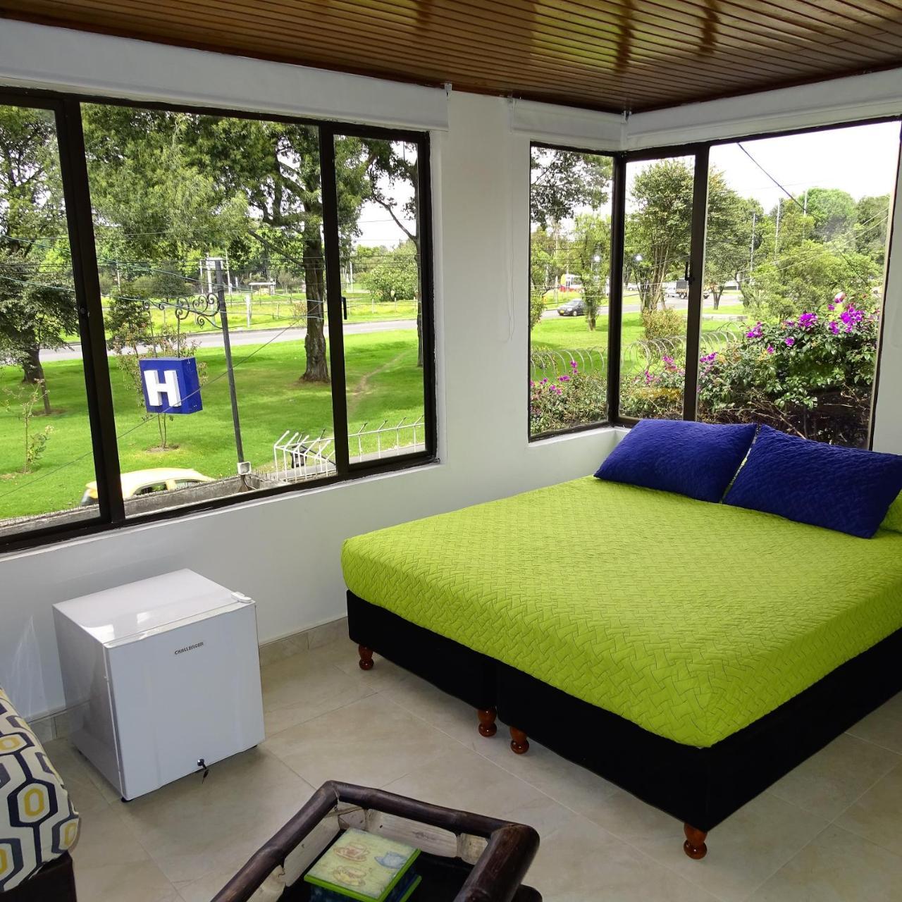 בוגוטה Violeta Park Hostel מראה חיצוני תמונה