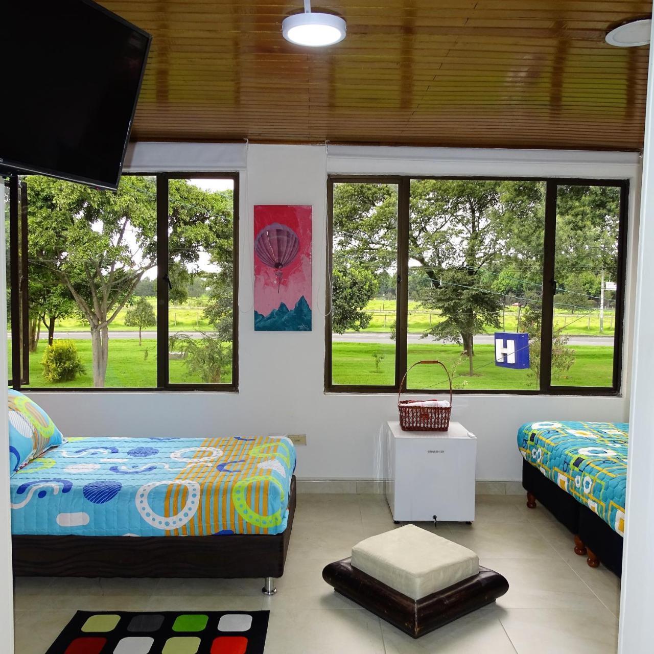 בוגוטה Violeta Park Hostel מראה חיצוני תמונה