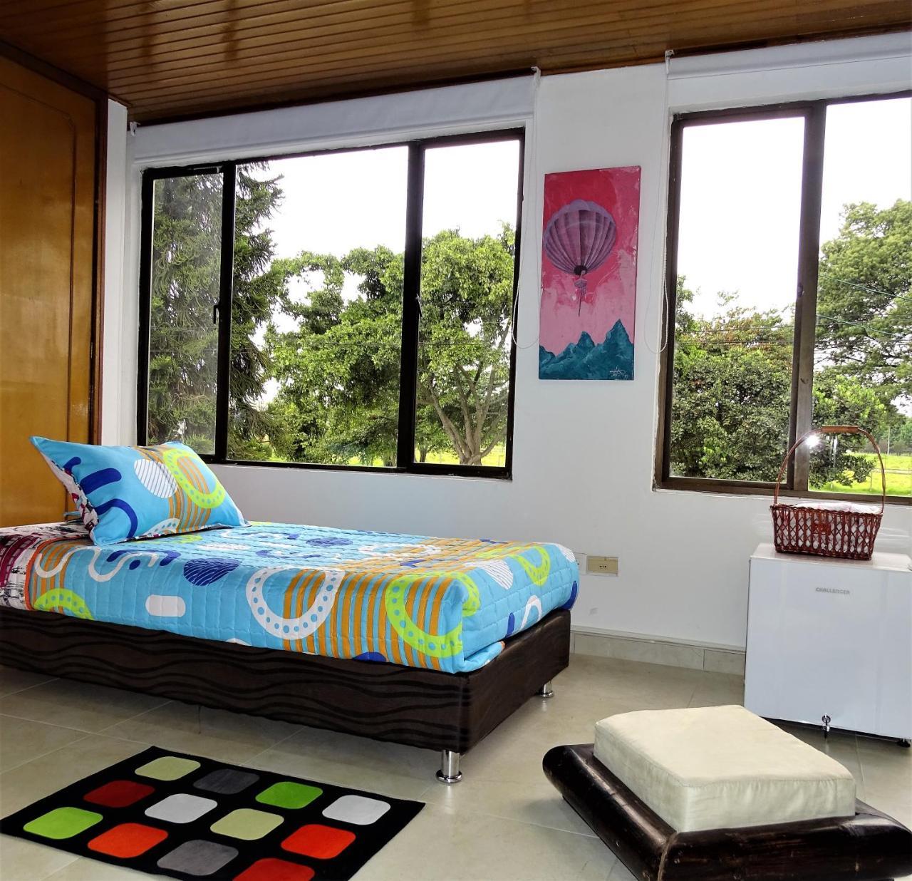 בוגוטה Violeta Park Hostel מראה חיצוני תמונה