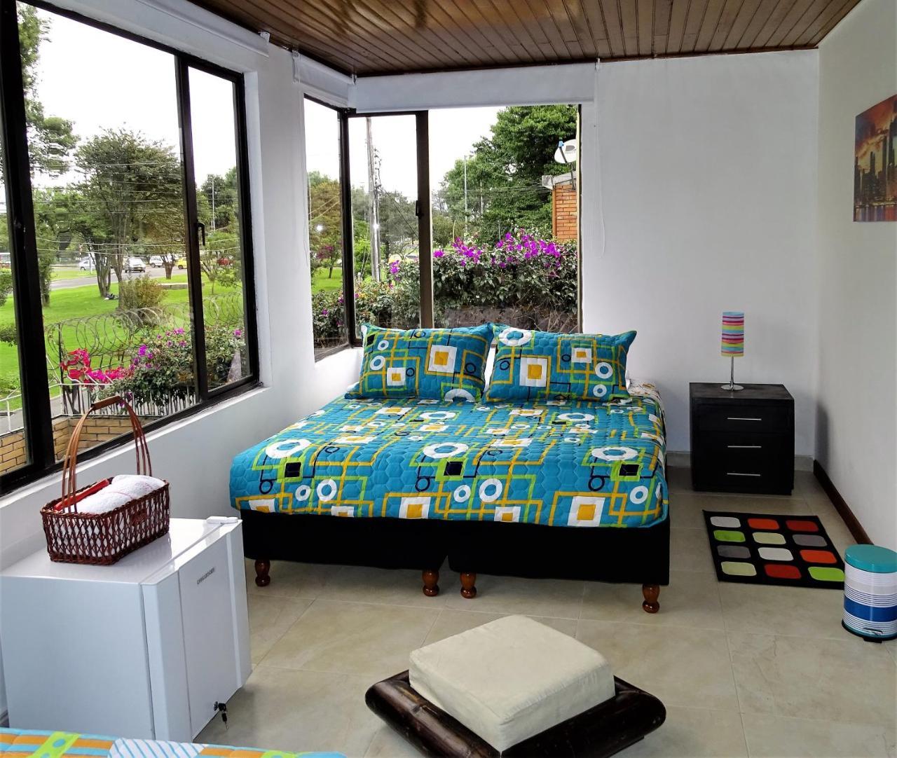 בוגוטה Violeta Park Hostel מראה חיצוני תמונה