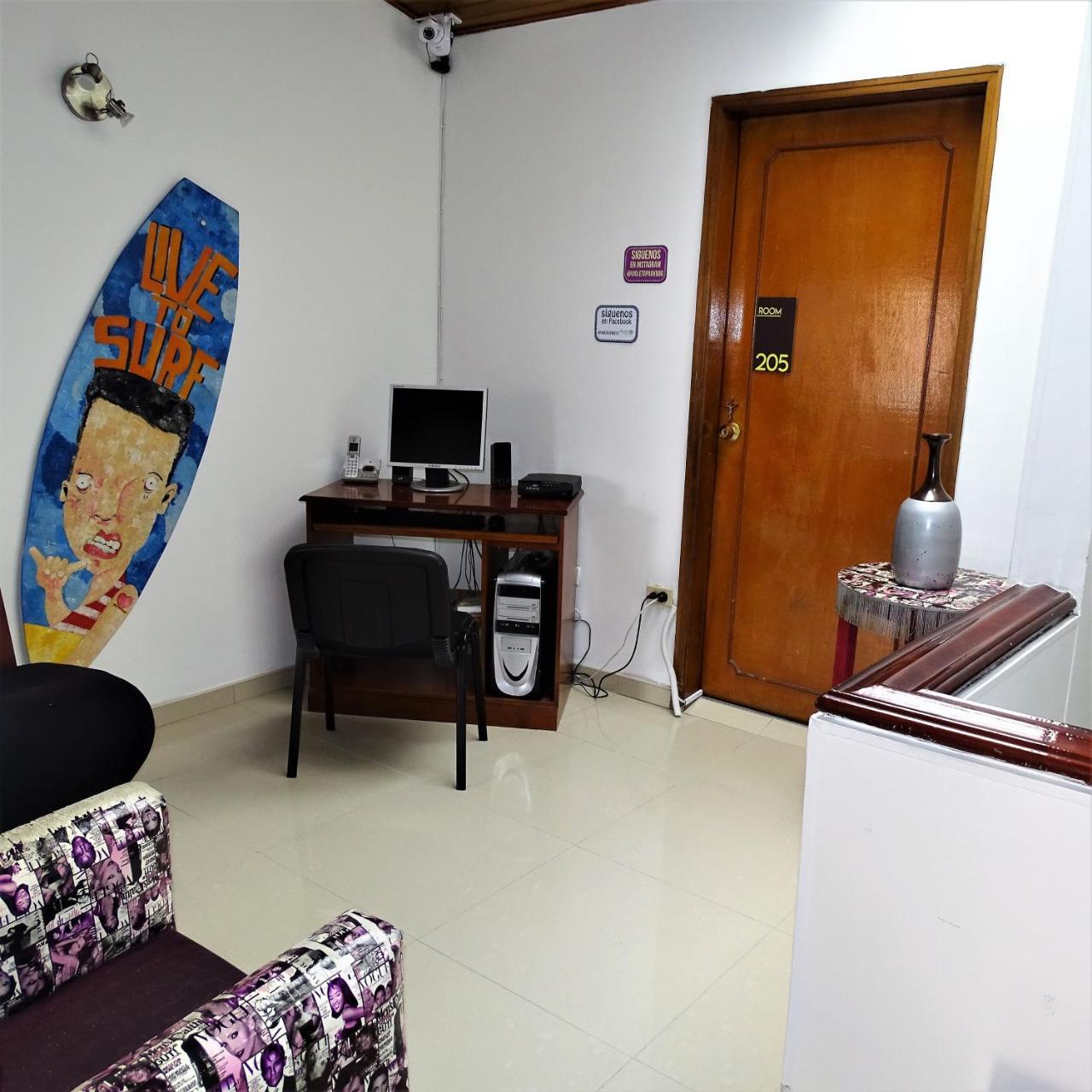 בוגוטה Violeta Park Hostel מראה חיצוני תמונה