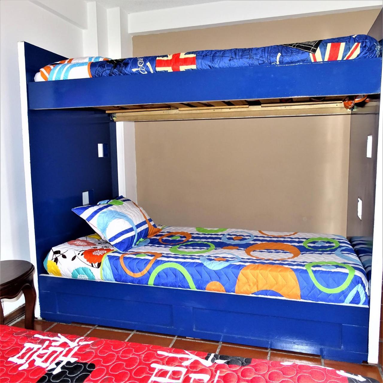בוגוטה Violeta Park Hostel מראה חיצוני תמונה