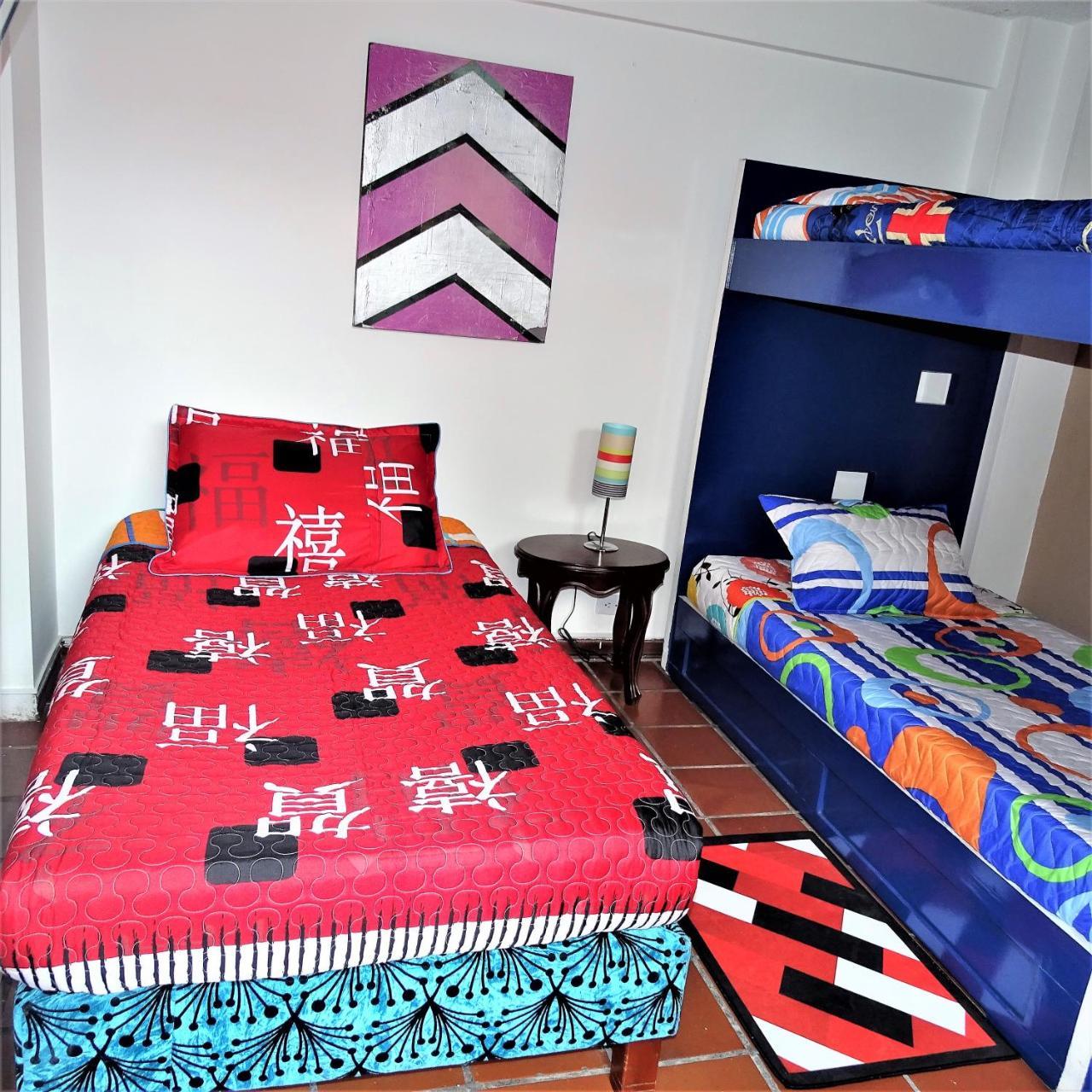 בוגוטה Violeta Park Hostel מראה חיצוני תמונה