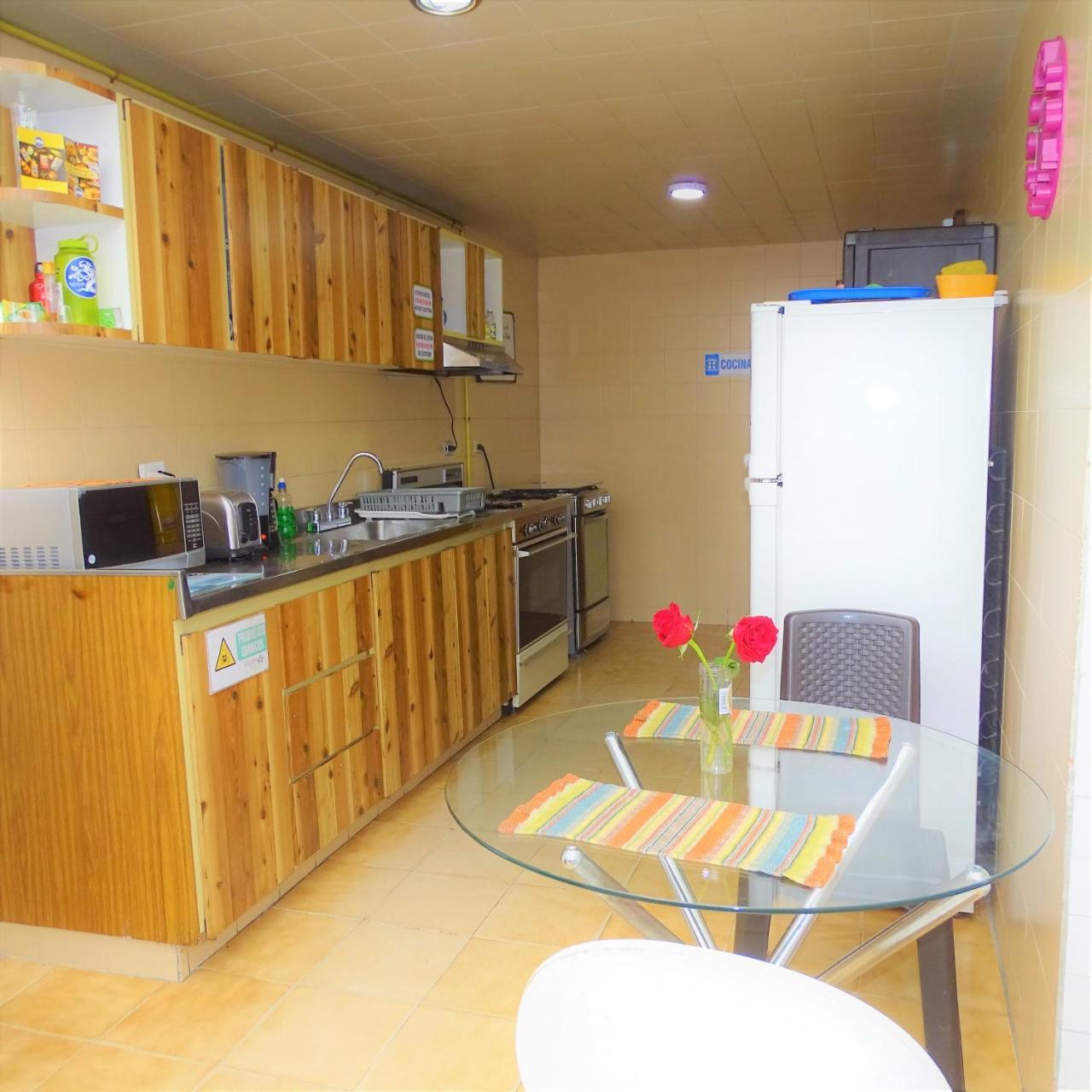 בוגוטה Violeta Park Hostel מראה חיצוני תמונה