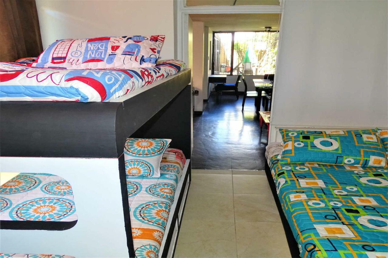 בוגוטה Violeta Park Hostel מראה חיצוני תמונה
