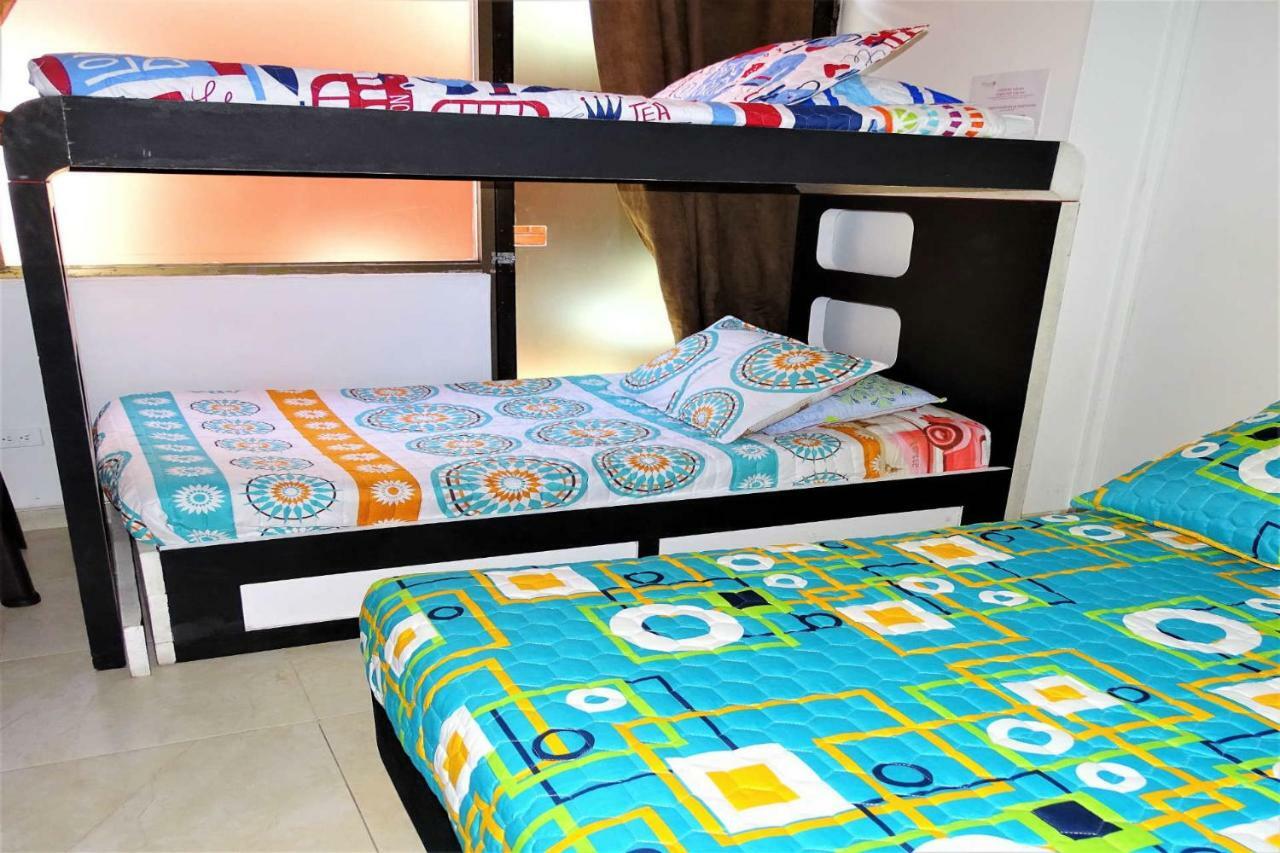 בוגוטה Violeta Park Hostel מראה חיצוני תמונה