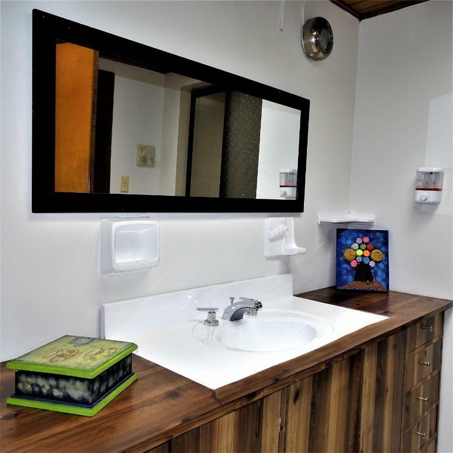 בוגוטה Violeta Park Hostel מראה חיצוני תמונה